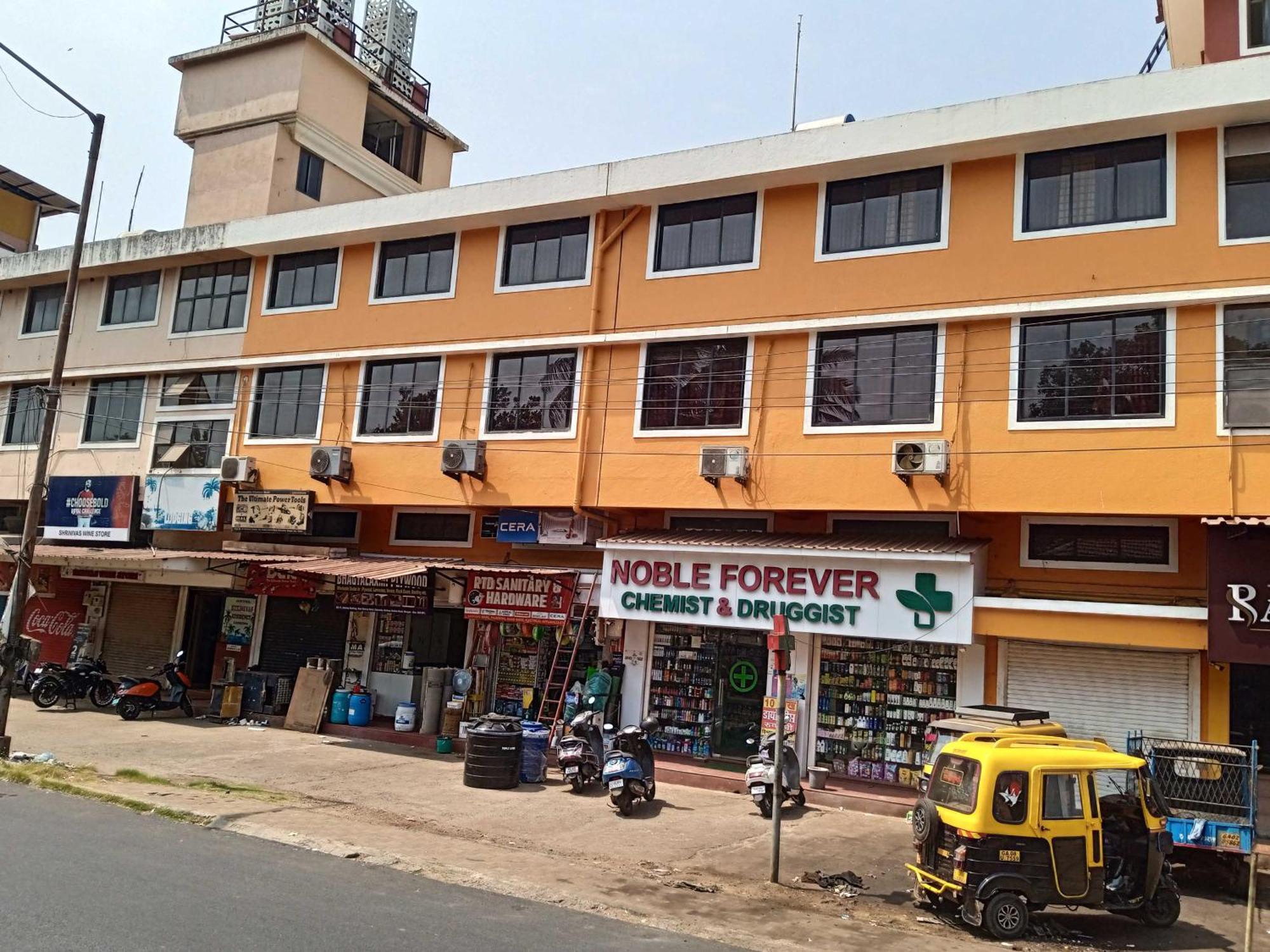 SPOT ON 40731 Hotel Raviraj Classic Cana Exterior foto