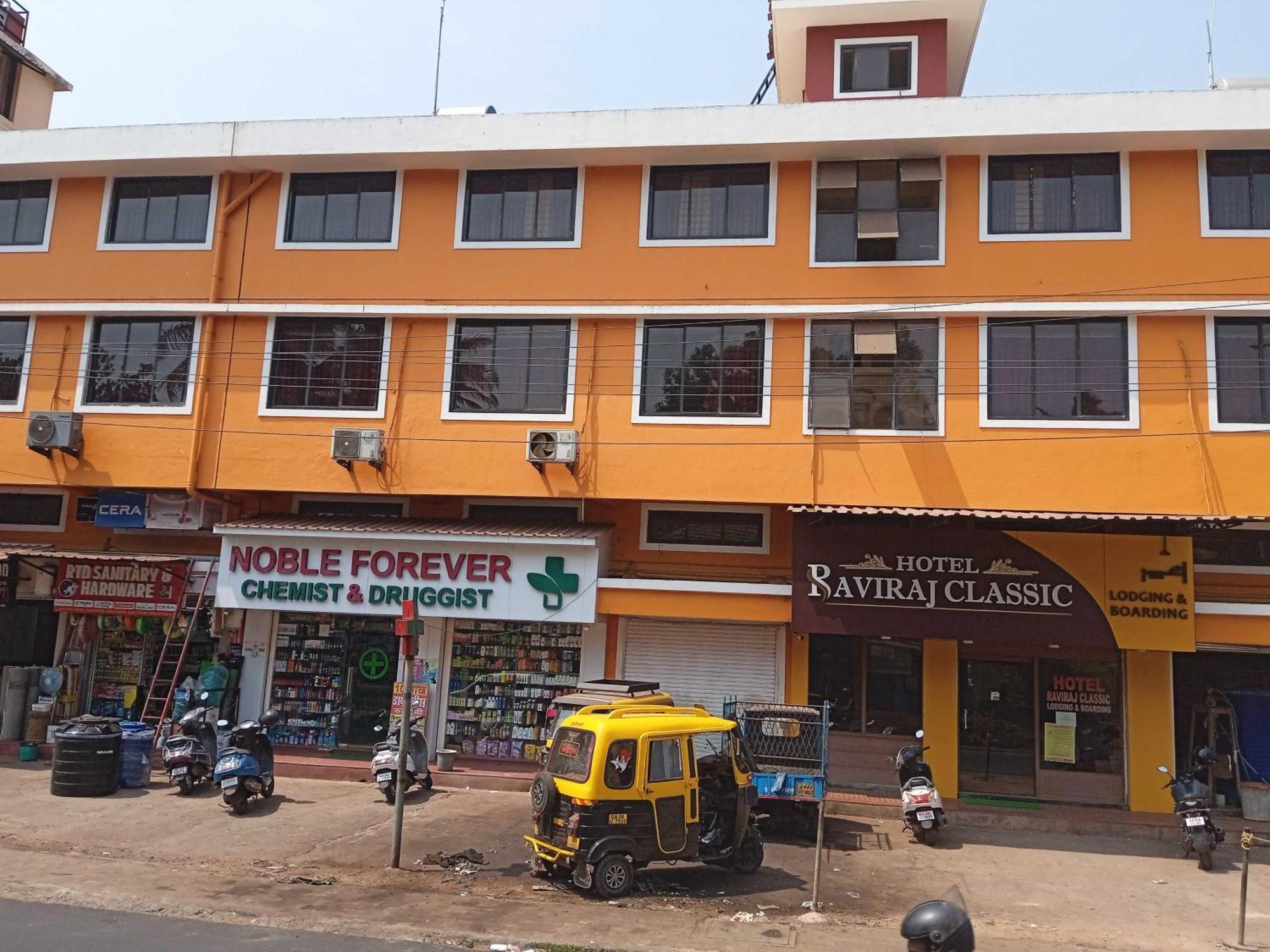 SPOT ON 40731 Hotel Raviraj Classic Cana Exterior foto