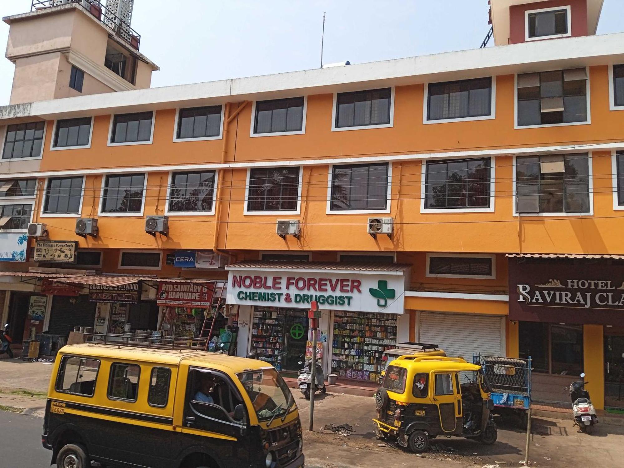 SPOT ON 40731 Hotel Raviraj Classic Cana Exterior foto